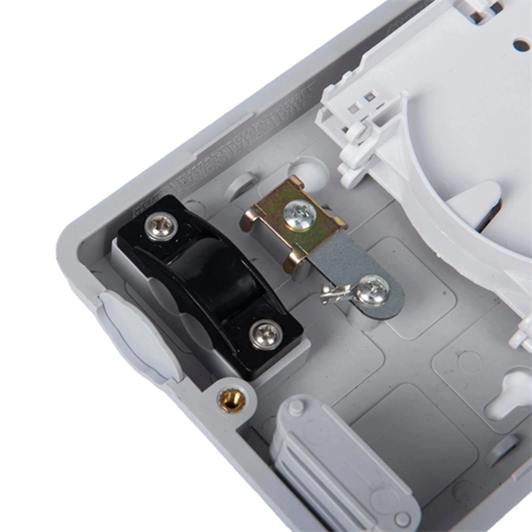 The fiber optic port of the telecom router is not connected 