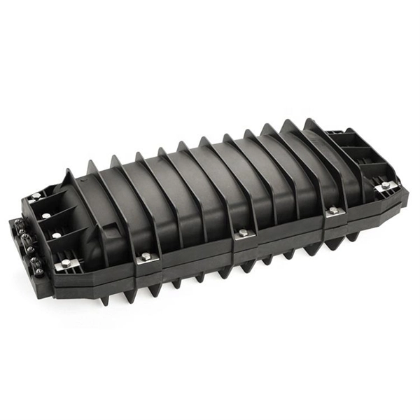 Power fiber optic cable junction box pole
