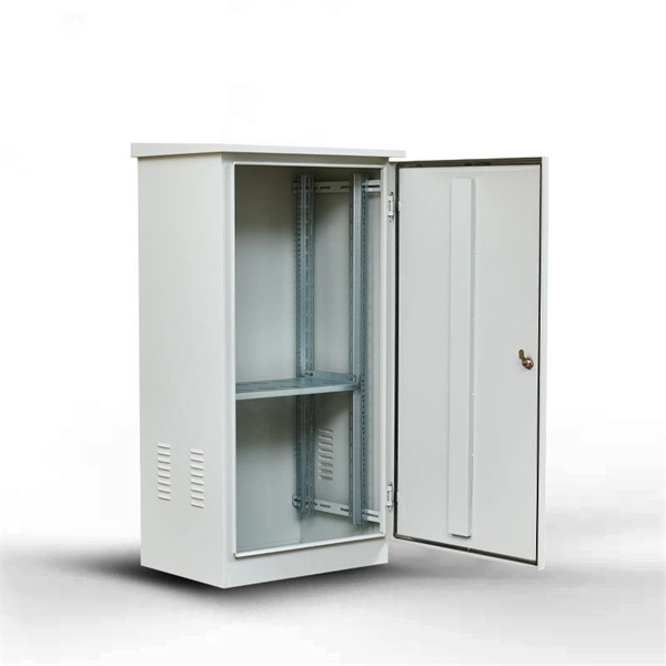 What is the incoming line of a distribution box