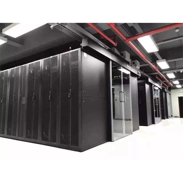 How are circuits formed in a distribution box 