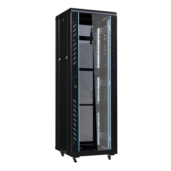 Industrial quick-connect power distribution box