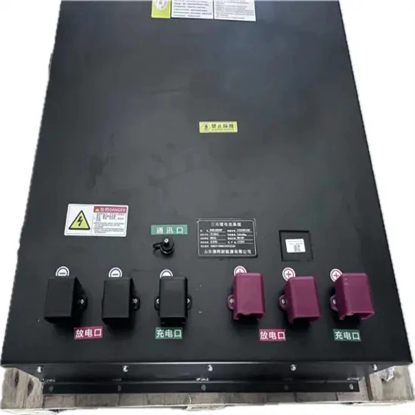 How many light sources can a beam splitter split at most 