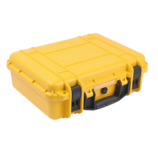 How many square millimeters is the ground wire for a secondary distribution box 