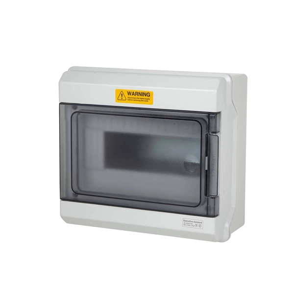 Does the distribution box have a wire running through the middle 