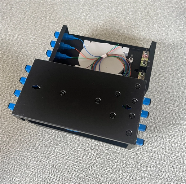 Customization Process for Wavelength Division Multiplexing Anti-Certificate Tracking in Railway Communication