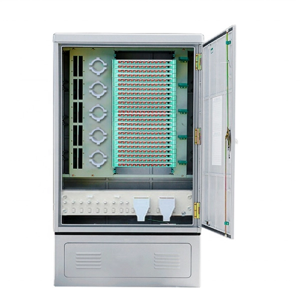 Installation of Photovoltaic Combiner Box DC Distribution Cabinet